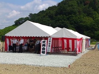 地鎮祭　起工式　竣工式　安全祈願祭　の設営の模様

過去の設営事例をご紹介しています。

2012年7月に行われた　地鎮祭　起工式　竣工式　安全祈願祭　の設営の様子です。

地鎮祭　起工式　竣工式　安全祈願祭の設営もレントオール山形におまかせください