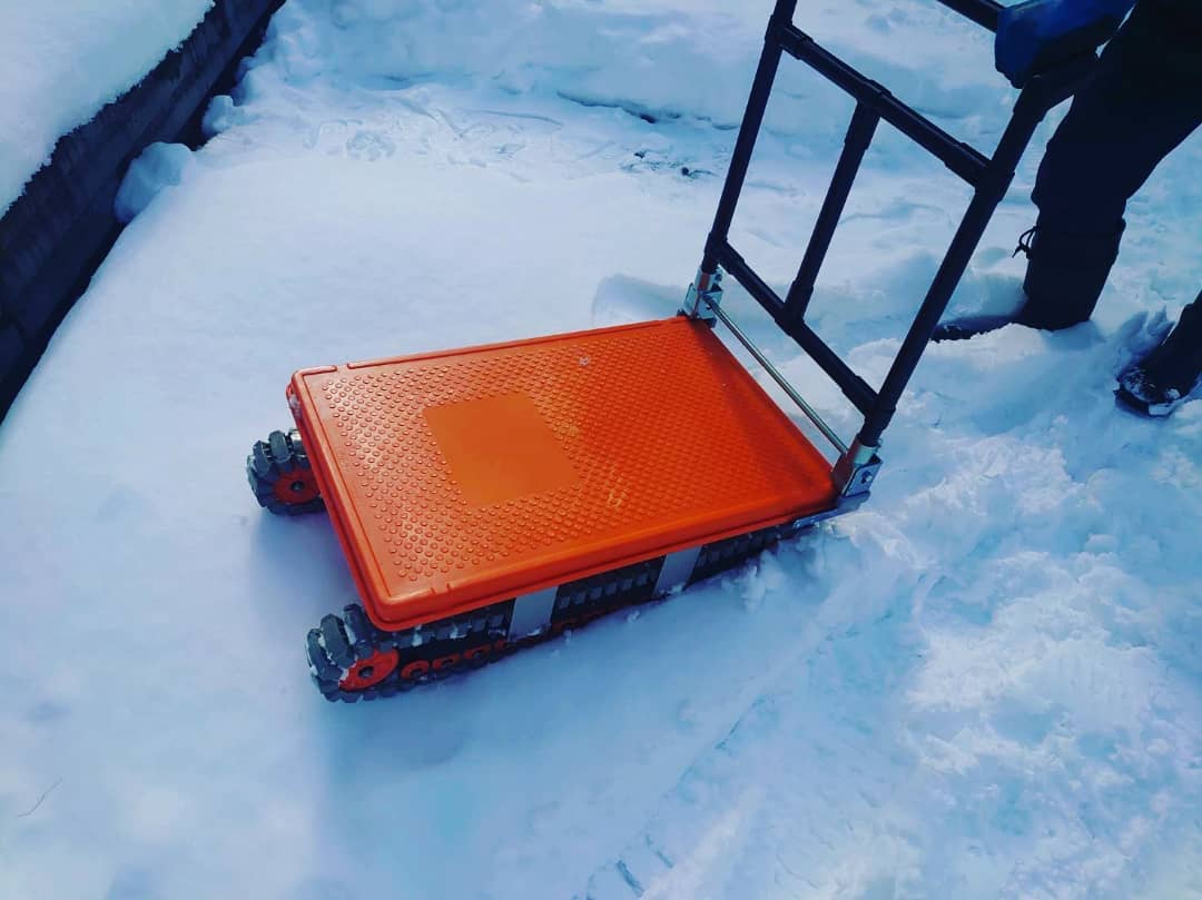 雪道、浜辺等足場が良くないところでも
スイスイ( 〜'ω' )〜台車が進みます

是非、お問い合わせください＼(^^)／