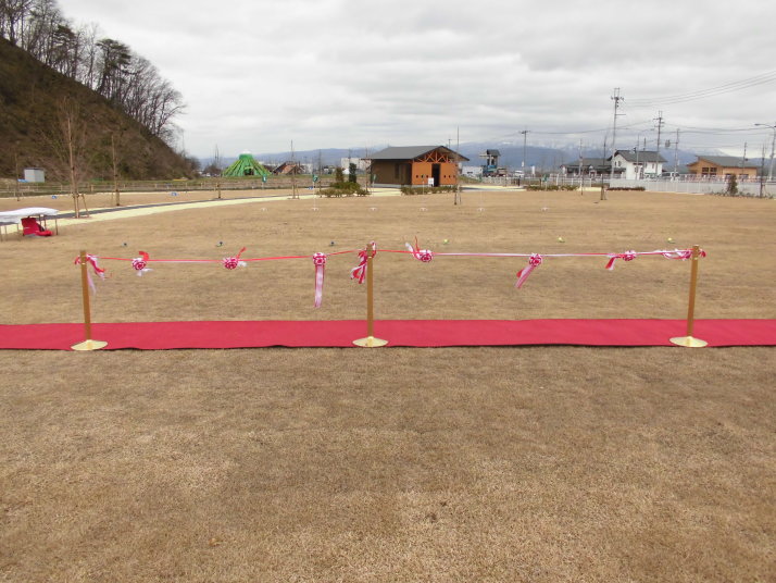 オープン式典　東根市　の設営の模様